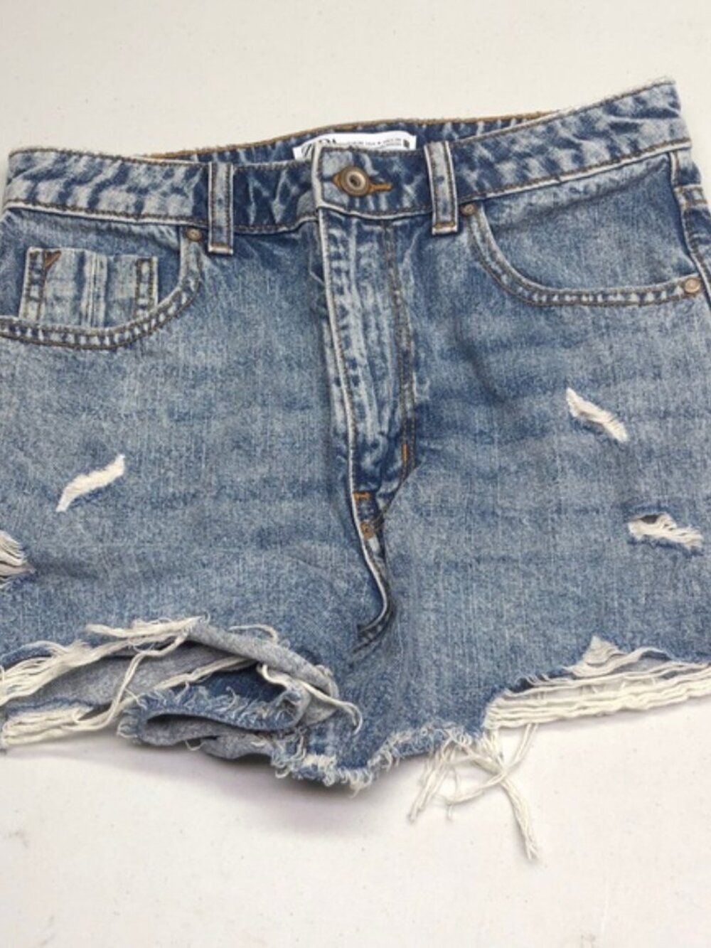 ZARA FACTORY JEAN SHORTS 4/27 ⭐